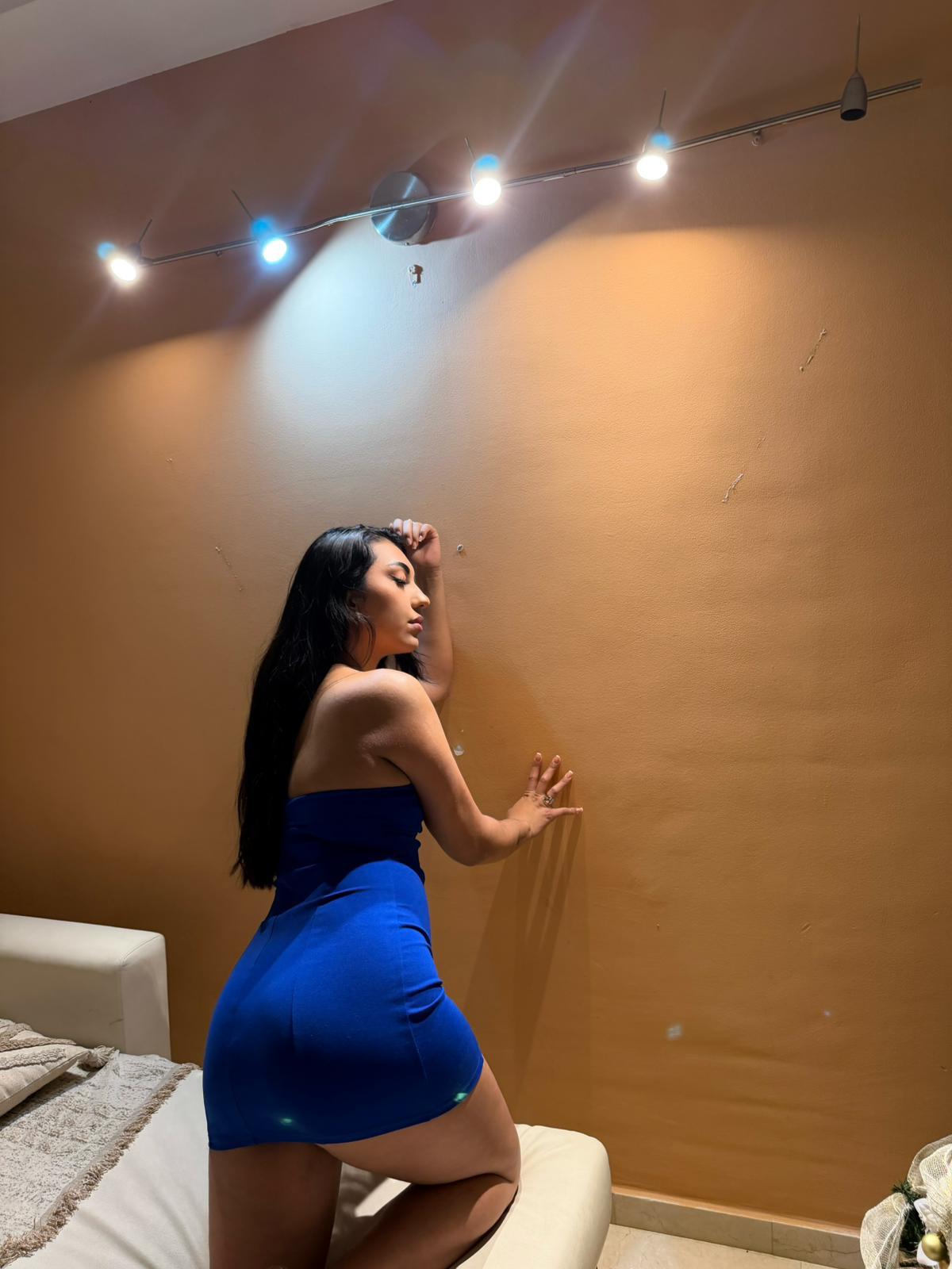 Escort - LAURA - Ibiza Tops